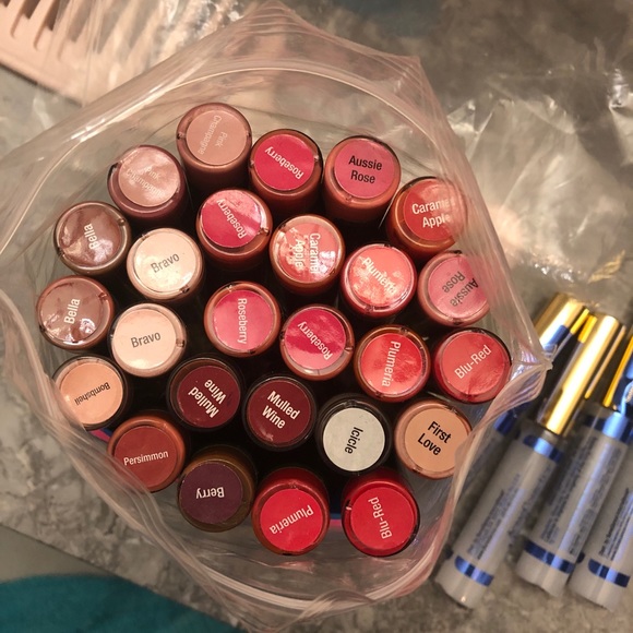 SeneGence longware lipstick- Lipsense